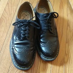 DR MARTENS Made in England 3989 wingtips